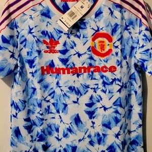 Manchester United Women's size Medium Human Race jersey